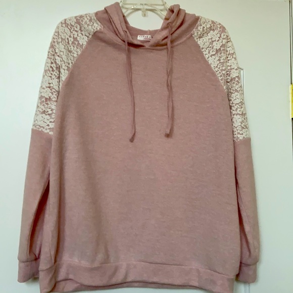 ROSE + VINE Other - Rose + Vine light pink hooded  loungewear/ PJ set in size M